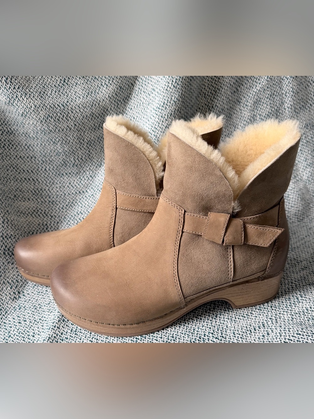Dansko 41 Shearling Leather Suede Foldover Ankle Boots Taupe Brown